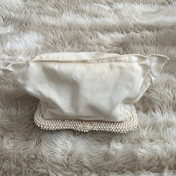 1950-60s CORDE BEAD Vintage x Lumured Cream Clutch - Picture 7 of 8